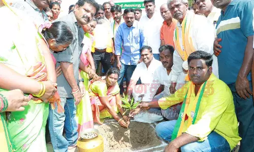 குளம் தூர்வாரும் பணி குளம் தூர்வாரும் பணி