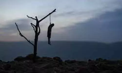 மகேந்திரமங்கலம் அருகே தூக்குப்போட்டு வாலிபர் தற்கொலை