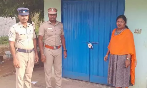 சங்கராபுரம் பகுதியில் புகையிலை பொருட்கள் விற்ற 3 பேர் கைது