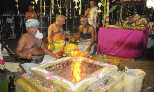 நெல்லையப்பர் கோவிலில் கும்பாபிஷேக சிறப்பு யாகசாலை பூஜை நெல்லையப்பர் கோவிலில் கும்பாபிஷேக சிறப்பு யாகசாலை பூஜை