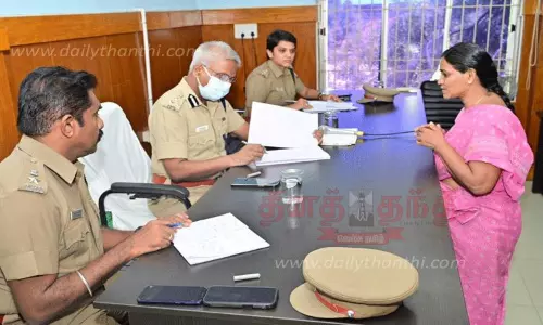 நெல்லை போலீஸ் கமிஷனர் அலுவலகத்தில் மக்கள் குறை தீர்க்கும் முகாம் நெல்லை போலீஸ் கமிஷனர் அலுவலகத்தில் மக்கள் குறை தீர்க்கும் முகாம்