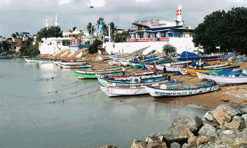 நெல்லை மாவட்ட மீனவர்கள் கடலுக்கு செல்லவில்லை நெல்லை மாவட்ட மீனவர்கள் கடலுக்கு செல்லவில்லை