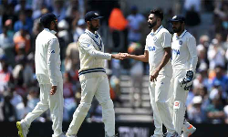 முதல் இன்னிங்சில் 469 ரன்களுக்கு ஆஸ்திரேலியா ஆட்டமிழப்பு முதல் இன்னிங்சில் 469 ரன்களுக்கு ஆஸ்திரேலியா ஆட்டமிழப்பு