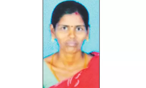 கோவில் விழாவில் இளம்பெண் வெட்டிக்கொலை