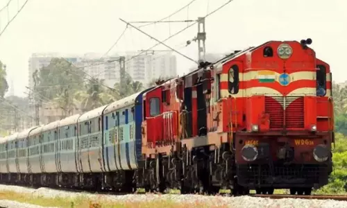 சென்னை கடற்கரை-எழும்பூர் 4-வது பாதை: பெருங்குடி-கடலூருக்கு இடையே புதிய ரெயில் பாதை அமைப்பு - தெற்கு ரெயில்வே டெண்டர் கோரியது