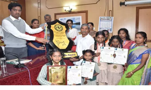 மாநில சிலம்ப போட்டி:கூடலூர் அரசுப் பள்ளி மாணவிகள் சாதனை-கலெக்டர் பாராட்டு