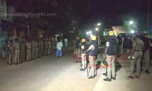 டியூசனுக்கு சென்ற மாணவர்கள் மீது தாக்குதல்; போலீசார் குவிப்பு