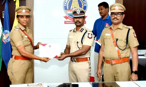 தாய், மகளை காரில் கடத்தி 13½ பவுன் நகை பறிப்பு; 7 பேர்  கைது