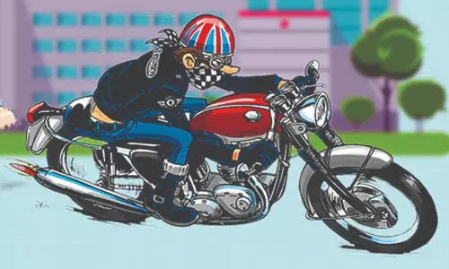 மடத்துக்குளம், கணியூர் பகுதிகளில் மோட்டார்சைக்கிள் திருட்டு மடத்துக்குளம், கணியூர் பகுதிகளில் மோட்டார்சைக்கிள் திருட்டு