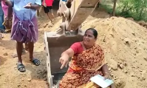 ஆக்கிரமிப்பு அகற்ற எதிர்ப்பு தெரிவித்து தீக்குளிக்க முயற்சி