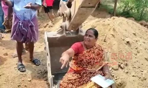 ஆக்கிரமிப்பு அகற்ற எதிர்ப்பு தெரிவித்து தீக்குளிக்க முயற்சி