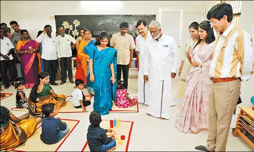 கொளத்தூர், அண்ணாநகர் தொகுதிகளில் 18 மாண்டிசோரி முறை வகுப்பறைகள் திறப்பு