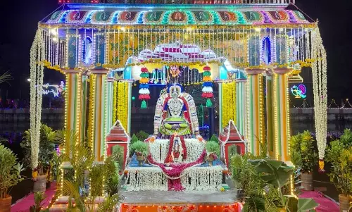 காமாட்சி அம்மன் கோவில் தெப்ப உற்சவம் காமாட்சி அம்மன் கோவில் தெப்ப உற்சவம்