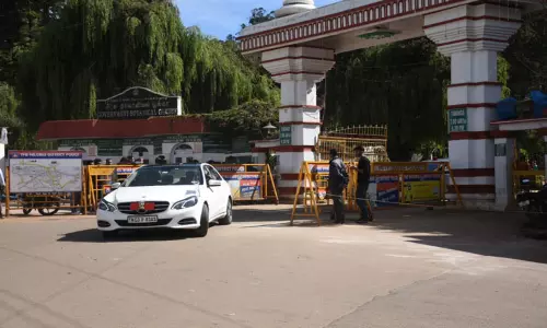 ஒரு வாரம் சுற்றுப்பயணம் முடிந்து ஊட்டியில் இருந்து கவர்னர் சென்னை திரும்பினார்