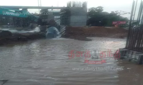 அத்திக்கடவு குடிநீர் குழாயில் உடைப்பு