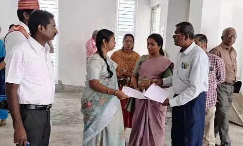 குழந்தைகளுக்கு அறிவு சார்ந்த கதைகள் வாசிக்க கற்றுத்தர வேண்டும்