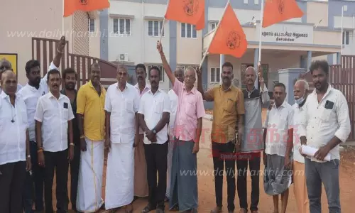 வெள்ளநீர் கால்வாய் திட்டப்பணிகளை விரைந்து முடிக்க கோரிக்கை வெள்ளநீர் கால்வாய் திட்டப்பணிகளை விரைந்து முடிக்க கோரிக்கை