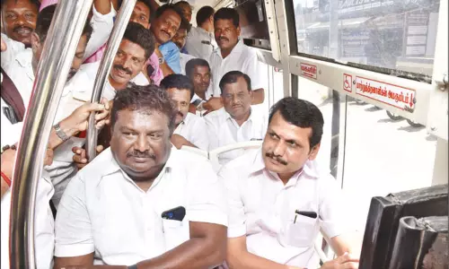 தமிழகத்தில் பைக் டாக்சிக்கு அனுமதி இல்லை -அமைச்சர் சிவசங்கர் பேட்டி தமிழகத்தில் பைக் டாக்சிக்கு அனுமதி இல்லை -அமைச்சர் சிவசங்கர் பேட்டி