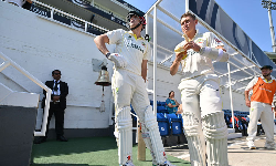 லபுசாக்னே விக்கெட்டை வீழ்த்திய உமேஷ் யாதவ்..! லபுசாக்னே விக்கெட்டை வீழ்த்திய உமேஷ் யாதவ்..!