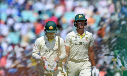 400 ரன்கள் முன்னிலை பெற்ற ஆஸ்திரேலியா...! 400 ரன்கள் முன்னிலை பெற்ற ஆஸ்திரேலியா...!