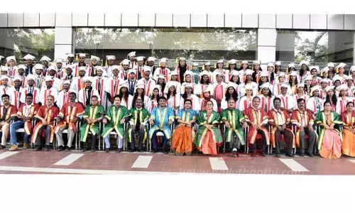 அரசு மருத்துவக்கல்லூரி மருத்துவமனையில் பட்டமளிப்பு விழா