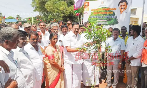 12,000 மரக்கன்றுகள் நடும் நிகழ்ச்சி-அமைச்சர் காந்தி தொடங்கி வைத்தார் 12,000 மரக்கன்றுகள் நடும் நிகழ்ச்சி-அமைச்சர் காந்தி தொடங்கி வைத்தார்