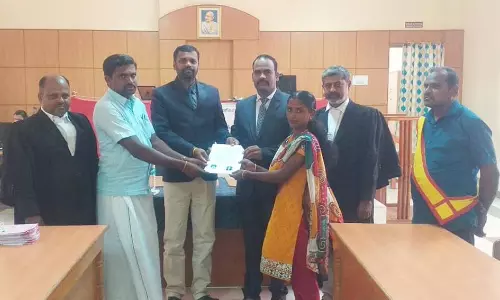 நீதிபதிகள் முன்னிலையில் இணைந்த தம்பதி