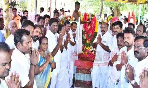 வாளுக்கு வேலி அம்பலம் பிறந்த நாள்