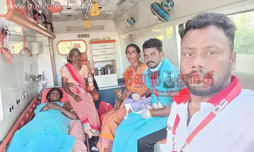 தாளவாடி அருகே ஓடும் ஆம்புலன்சில் பெண்ணுக்கு பிரசவம்- அழகான பெண் குழந்தை பிறந்தது