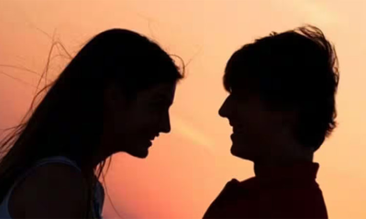 17 வயது மாணவருடன் காதல்: வயதை காரணம் காட்டி நிராகரித்ததால் 23 வயது மாணவியை கழுத்தை நெறித்துக்கொன்ற சிறுவன்...!