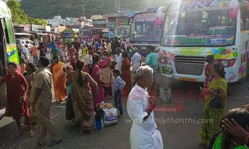 திருவண்ணாமலை பஸ் நிலையத்தில் குவிந்த பொதுமக்கள்