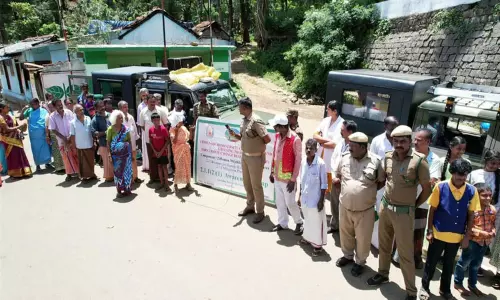 ஓவேலியில் மனித- வனவிலங்கு மோதல் தடுப்பு விழிப்புணர்வு ஓவேலியில் மனித- வனவிலங்கு மோதல் தடுப்பு விழிப்புணர்வு