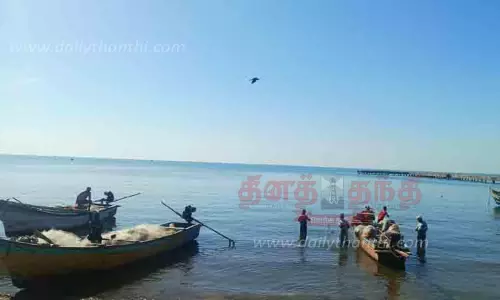 அமைதியாக காணப்பட்ட கடல்