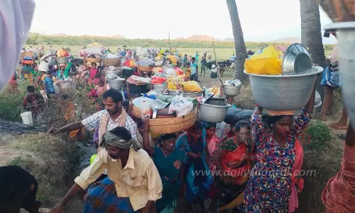 கிருஷ்ணகிரி அருகே, தீயசக்திகளால் தொடர் மரணங்கள் ஏற்படுவதாக கிராமத்தை காலி செய்து வனப்பகுதியில் குடியேறிய மக்கள்