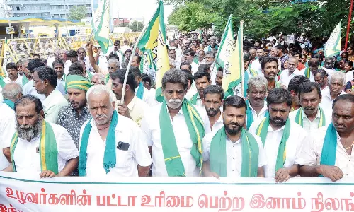 விவசாயிகள் பாதுகாப்பு சங்கத்தினர் ஆர்ப்பாட்டம்