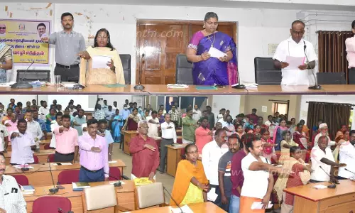 குழந்தை தொழிலாளர்களை பணிக்கு அமர்த்தினால் ரூ.50 ஆயிரம் அபராதம் - கலெக்டர் உமா எச்சரிக்கை