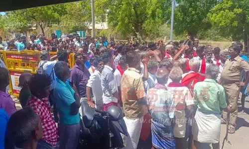 மயான பாதையை இலவச வீட்டுமனை பட்டாக்களாக மாற்றியதை ரத்து செய்ய வேண்டும்; கலெக்டரிடம் மனு