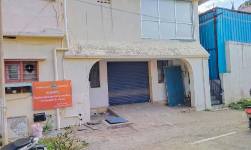 ரூ.2¼ கோடி ஆக்கிரமிப்பு கட்டிடத்துக்கு சீல்