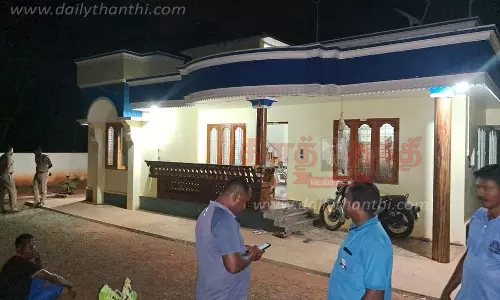 கருங்கல் அருகே கொத்தனார் வீட்டில் கதவை உடைத்து கொள்ளை முயற்சி கருங்கல் அருகே கொத்தனார் வீட்டில் கதவை உடைத்து கொள்ளை முயற்சி