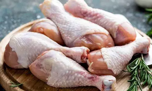 கோழி இறைச்சி விலை கடும் உயர்வு கோழி இறைச்சி விலை கடும் உயர்வு