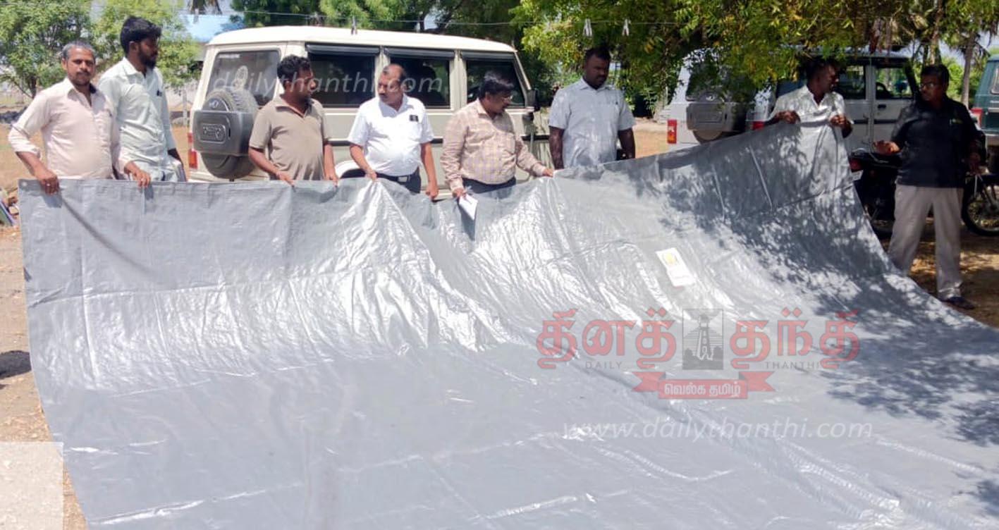 Officials inspect quality of tar mats supplied to farmers