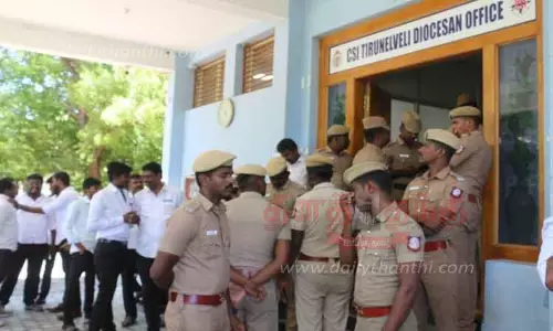 நெல்லை சி.எஸ்.ஐ. திருமண்டல அலுவலகத்தில் திடீர் மோதல்-போலீஸ் குவிப்பு