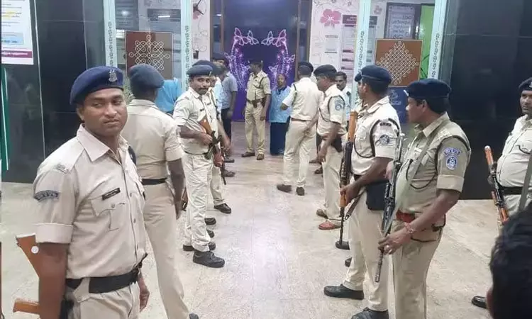 சென்னை ஓமந்தூரார் மருத்துவமனையில் கூடுதல் போலீஸ் பாதுகாப்பு சென்னை ஓமந்தூரார் மருத்துவமனையில் கூடுதல் போலீஸ் பாதுகாப்பு