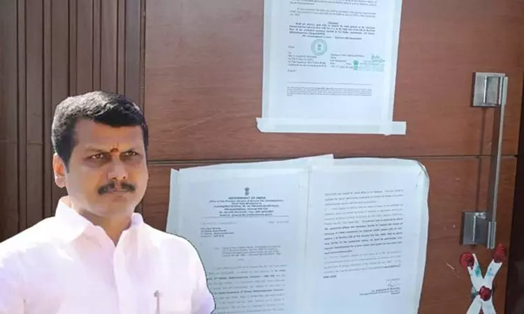 அமைச்சர் செந்தில் பாலாஜியின் உதவியாளர் வீடுகளுக்கு சீல் அமைச்சர் செந்தில் பாலாஜியின் உதவியாளர் வீடுகளுக்கு சீல்