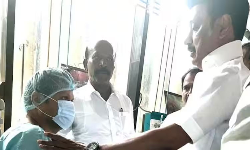 செந்தில் பாலாஜியை சந்தித்து முதல்-அமைச்சர் மு.க.ஸ்டாலின் நலம் விசாரித்தார். செந்தில் பாலாஜியை சந்தித்து முதல்-அமைச்சர் மு.க.ஸ்டாலின் நலம் விசாரித்தார்.