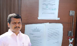 அமைச்சர் செந்தில் பாலாஜியின் உதவியாளர் வீடுகளுக்கு சீல் அமைச்சர் செந்தில் பாலாஜியின் உதவியாளர் வீடுகளுக்கு சீல்