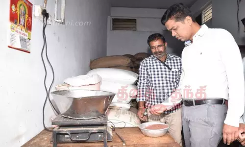 ரேஷன் கடைகளில் கலெக்டர் ஆய்வு ரேஷன் கடைகளில் கலெக்டர் ஆய்வு