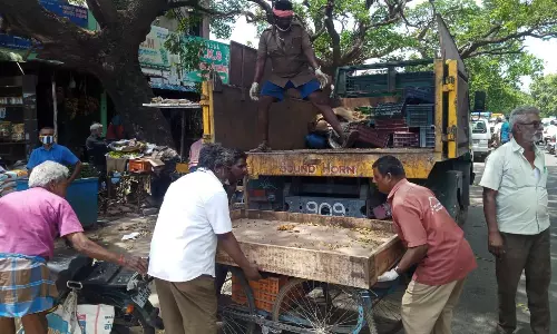 தள்ளுவண்டி கடைகள் அகற்றப்பட்டது