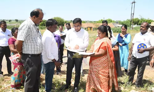 கோவில்பட்டி அருகே பார்வையற்றோருக்கு தொழிற்கூடம் அமைக்க இடம் தேர்வு