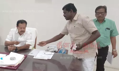 அரசு கலை கல்லூரிகளில் கூடுதல் கட்டிடம் கட்ட நிதி ஒதுக்கக்கோரி அமைச்சரிடம் மனு அரசு கலை கல்லூரிகளில் கூடுதல் கட்டிடம் கட்ட நிதி ஒதுக்கக்கோரி அமைச்சரிடம் மனு